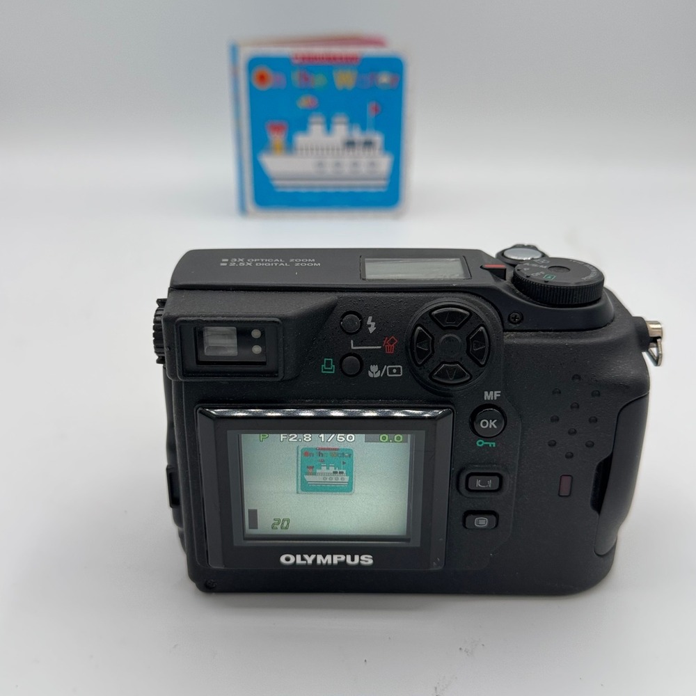 Olympus Camedia C-3030 Zoom 3.3MP Digital Camera Black with 16MB SmartMedia Card - Picture 3 of 6